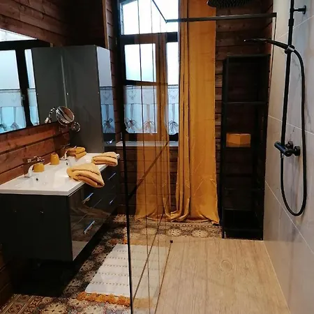 Maison D'hote Les Notes Endormies Le Refuge Bed & Breakfast *