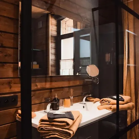 Les Notes Endormies לינה וארוחת בוקר 3*