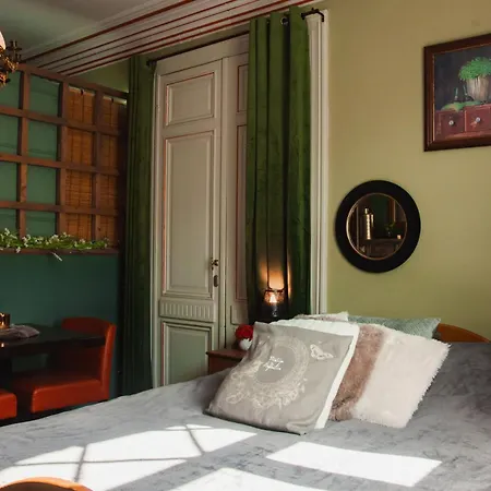 Les Notes Endormies Adultes Only Bed & Breakfast 3*